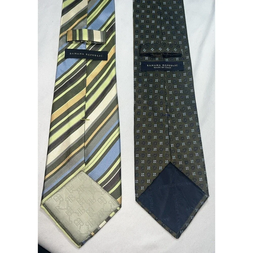 Banana Republic Neck Tie Men's One Size Striped & Geometric 100% Silk Lot of 2‎